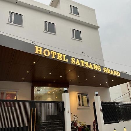 Hotel Satsang Grand 바라나시 외부 사진